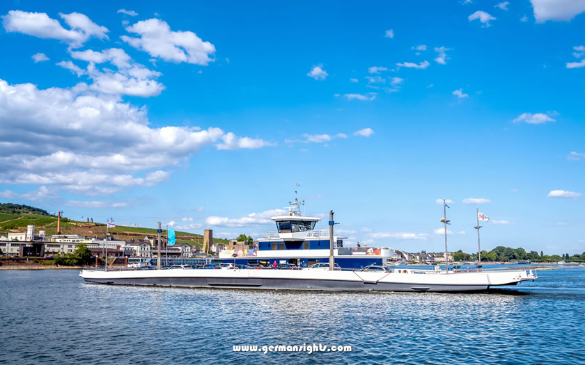 The ferry across the Rhine between Bingen and Rüdesheim