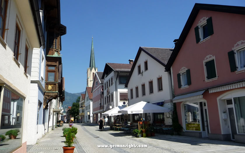 Ludwigstrasse in the centre of Partenkirchen
