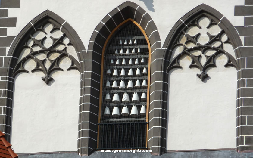 Porcelain bells on the Frauenkirche in Meißen