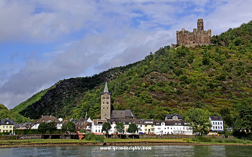 Burg Maus above the village of Wellmich